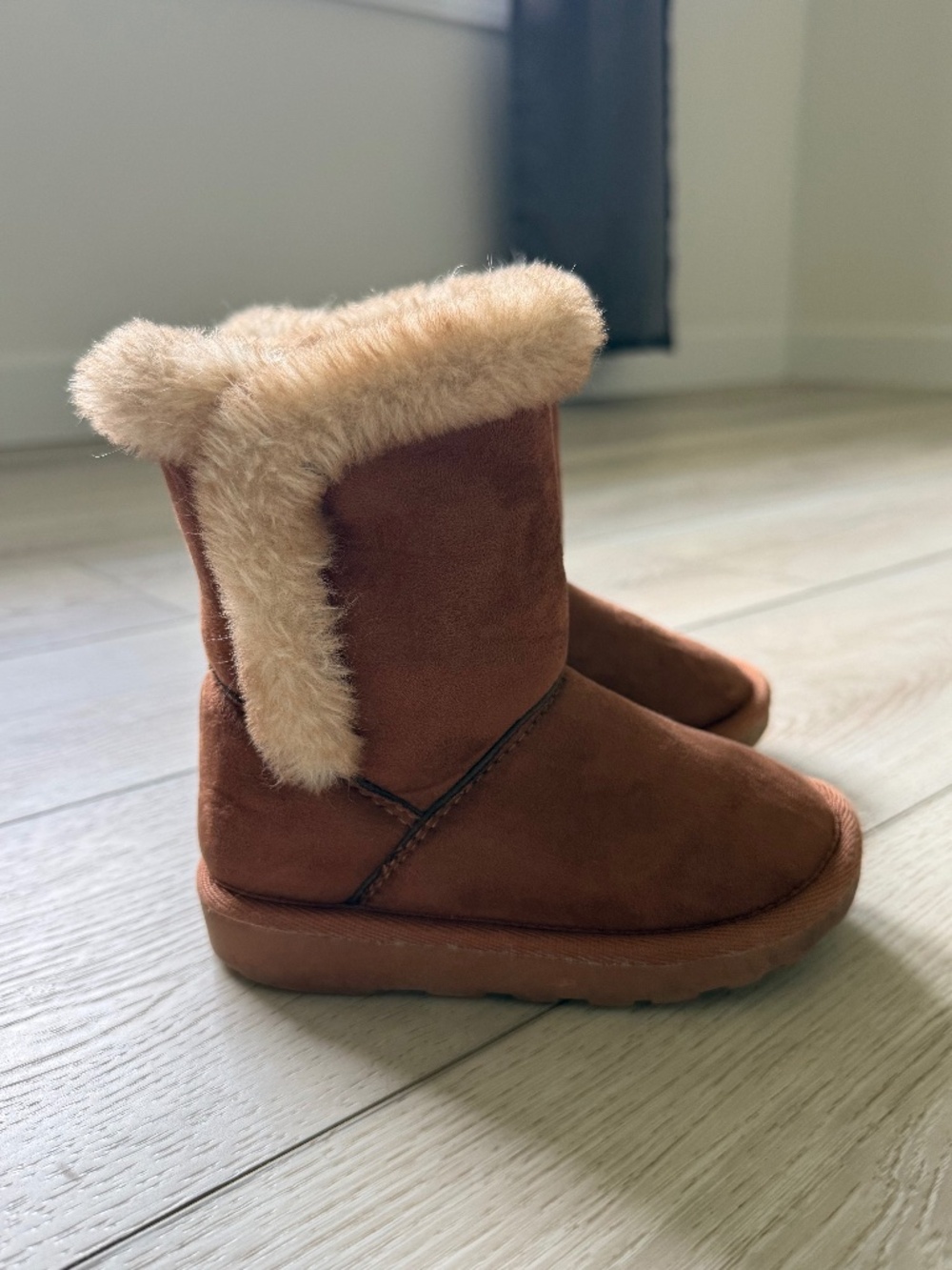 Falls Creek Kids Lined Boot Kids size 8